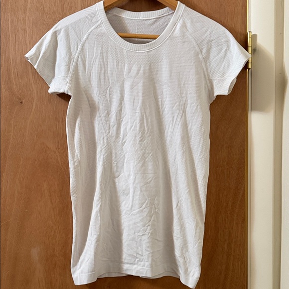 👟Lululemon swiftly tech short sleeve🚭 - Picture 3 of 7
